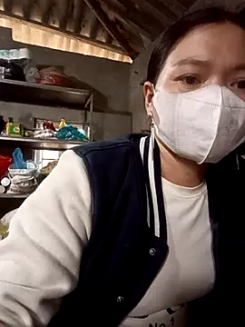 Snapshot of nat-tri chatting on December 4, 2025, 6:55 am nat-tri online show from December 4, 2025, 6:55 am