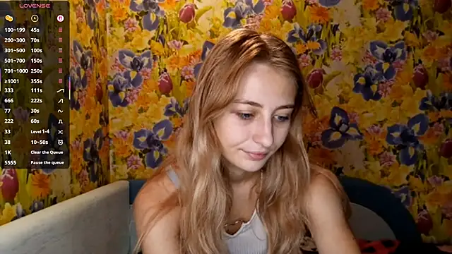 AmeliLia online show from October 31, 2025, 3:35 pm