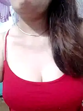Snapshot of YiyinLy chatting on May 9, 2026, 7:02 am YiyinLy online show from May 9, 2026, 7:02 am
