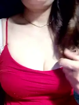 Snapshot of YiyinLy chatting on May 10, 2026, 9:53 pm YiyinLy online show from May 10, 2026, 9:53 pm