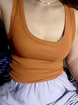 Snapshot of YiyinLy chatting on June 24, 2026, 1:21 pm YiyinLy online show from June 24, 2026, 1:21 pm