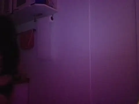 miapink33 online show from November 13, 2025, 2:32 am