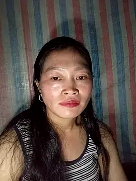 siusiu-00 online show from October 18, 2025, 1:23 pm