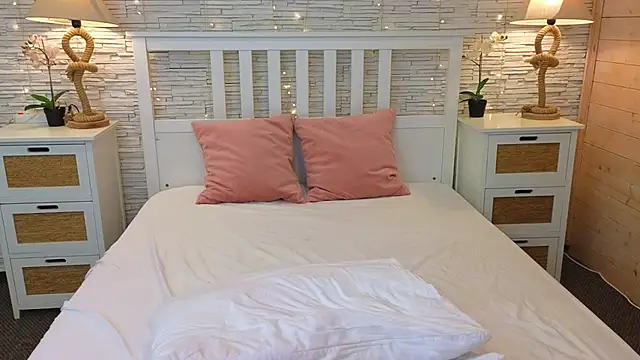 Soft Lilly online show from April 2, 2026, 5:16 am