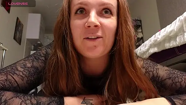 Amy  Leee  online show from March 23, 2026, 5:28 pm