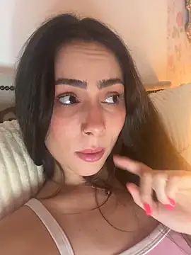 Baby Mia pires online show from November 22, 2025, 11:37 pm