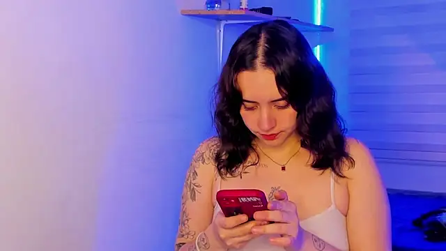 Snapshot of Emily_Lindey chatting on October 29, 2025, 3:31 am Emily Lindey online show from October 29, 2025, 3:31 am