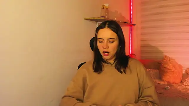 Snapshot of Emily_Lindey chatting on November 13, 2025, 3:38 am Emily Lindey online show from November 13, 2025, 3:38 am