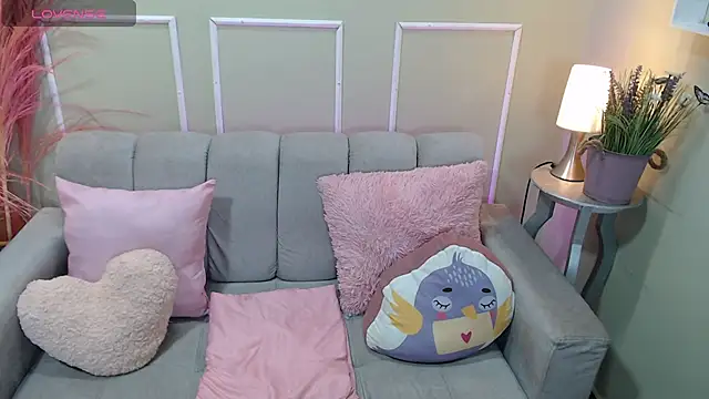 ZharaGag on u online show from October 16, 2025, 12:17 pm