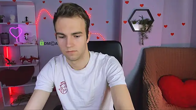 astren villo online show from April 14, 2026, 5:46 am