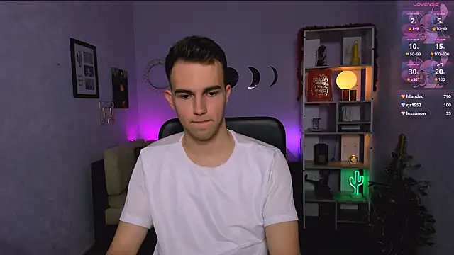 astren villo online show from April 17, 2026, 11:08 pm