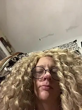 queenkelly1234 online show from October 29, 2025, 3:14 pm