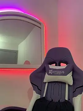 La-Gatiita-trans online show from December 15, 2025, 4:33 pm