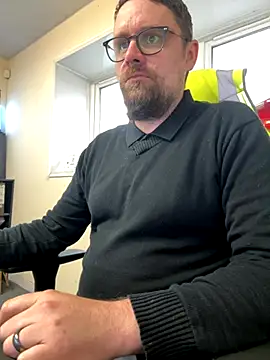 Snapshot of Otis_Firefly chatting on November 10, 2025, 1:32 pm Otis Firefly online show from November 10, 2025, 1:32 pm