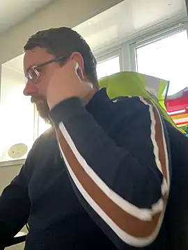 Snapshot of Otis_Firefly chatting on November 17, 2025, 11:05 am Otis Firefly online show from November 17, 2025, 11:05 am