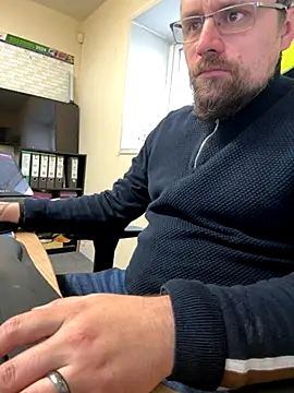 Snapshot of Otis_Firefly chatting on November 19, 2025, 2:39 pm Otis Firefly online show from November 19, 2025, 2:39 pm