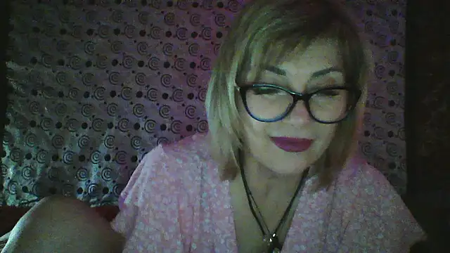 Lia Ray online show from December 3, 2025, 8:29 pm