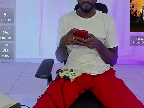 Snapshot of BenhtenBlack25 chatting on October 20, 2025, 1:28 am BenhtenBlack25 online show from October 20, 2025, 1:28 am