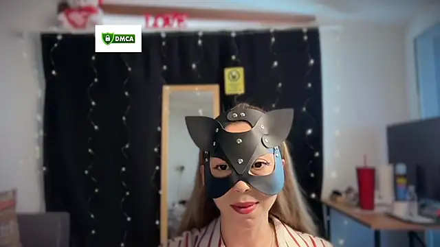 Snapshot of _Nefertiti chatting on June 11, 2026, 2:04 pm Nefertiti online show from June 11, 2026, 2:04 pm