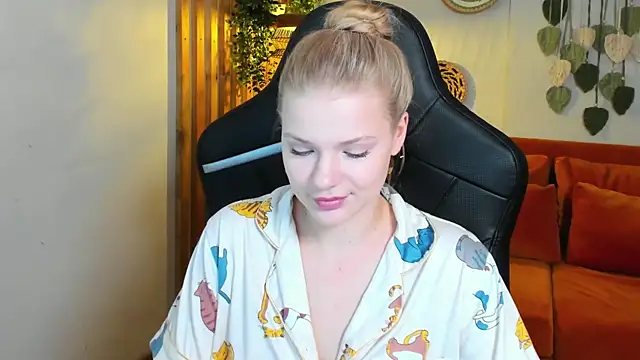 LilitRosen online show from October 21, 2025, 5:57 pm