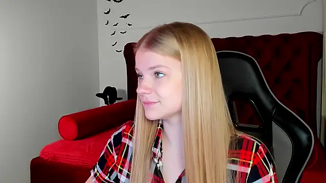 LilitRosen online show from November 17, 2025, 6:14 pm