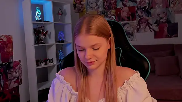 LilitRosen online show from November 18, 2025, 5:17 pm