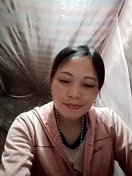 huhu-sexxy online show from November 2, 2025, 5:54 am