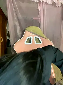 Listen-ly online show from December 5, 2025, 4:03 pm