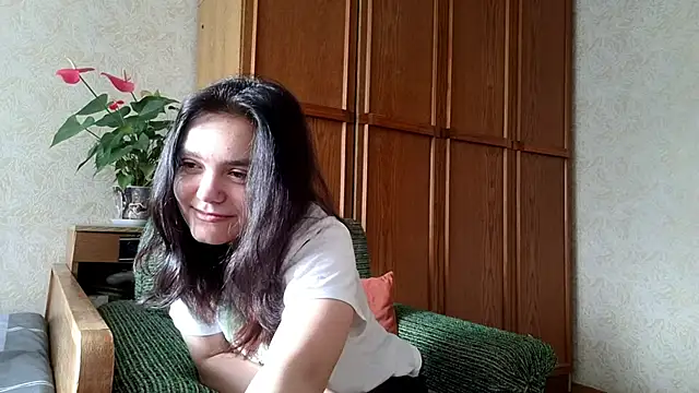 Snapshot of AudieMleczynski chatting on November 6, 2025, 8:37 am AudieMleczynski online show from November 6, 2025, 8:37 am