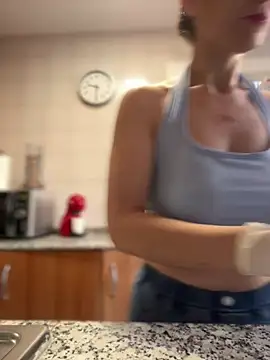 AlanaRius18 online show from April 7, 2026, 7:31 am