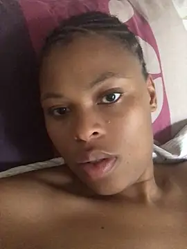 Snapshot of Bubbles156 chatting on February 24, 2026, 10:35 am Bubbles156 online show from February 24, 2026, 10:35 am