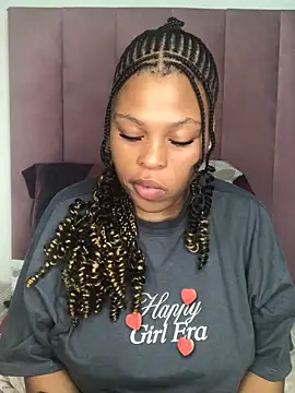 Snapshot of Bubbles156 chatting on April 7, 2026, 3:51 am Bubbles156 online show from April 7, 2026, 3:51 am