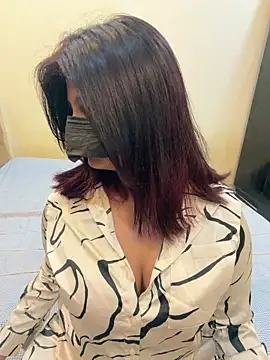 Snapshot of payal_mittal chatting on April 23, 2026, 12:29 pm payal mittal online show from April 23, 2026, 12:29 pm