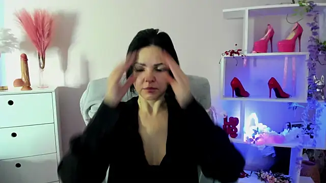 Mollybloom40 online show from April 10, 2026, 7:57 am