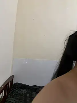 Snapshot of Aimee_milk chatting on April 29, 2026, 2:10 pm Aimee milk online show from April 29, 2026, 2:10 pm