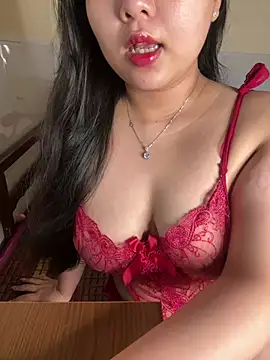 Snapshot of Aimee_milk chatting on July 20, 2026, 2:41 pm Aimee milk online show from July 20, 2026, 2:41 pm