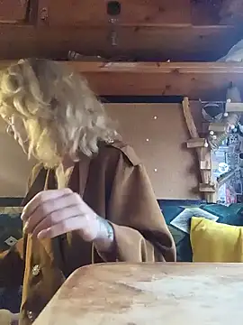 Snapshot of DeesseLilli chatting on October 15, 2025, 6:46 am DeesseLilli online show from October 15, 2025, 6:46 am