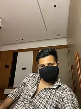 Snapshot of Notme_09 chatting on October 19, 2025, 3:23 pm Notme 09 online show from October 19, 2025, 3:23 pm