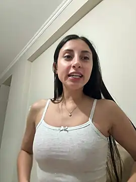 Snapshot of itsmiasofia chatting on July 19, 2026, 1:42 am itsmiasofia online show from July 19, 2026, 1:42 am