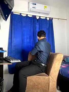 Kylian Alessandro online show from January 11, 2026, 1:27 pm