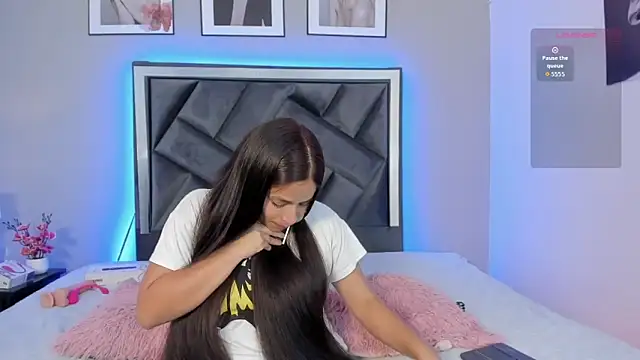 zoe longhair online show from October 18, 2025, 6:30 pm