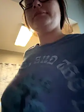 honeygirlox online show from November 6, 2025, 1:34 pm