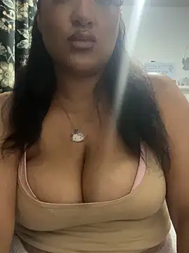 CocoRaexx online show from October 19, 2025, 12:00 am