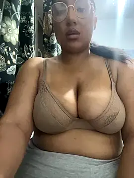 CocoRaexx online show from October 26, 2025, 5:41 pm