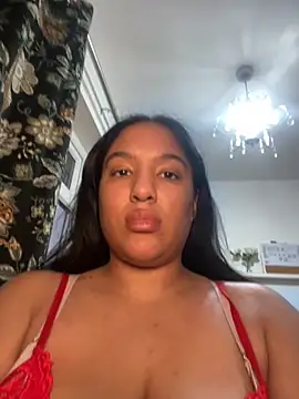 CocoRaexx online show from November 18, 2025, 4:22 pm