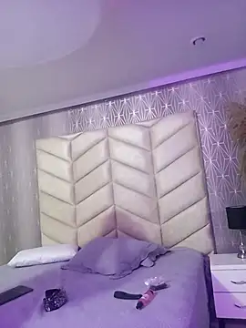 LannaRossi online show from November 7, 2025, 12:05 pm