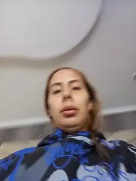 LannaRossi online show from November 18, 2025, 12:20 pm