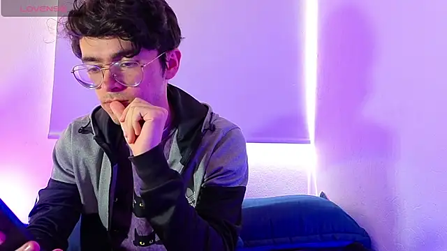 Snapshot of dani_angel_dark chatting on February 17, 2026, 6:58 pm dani angel dark online show from February 17, 2026, 6:58 pm