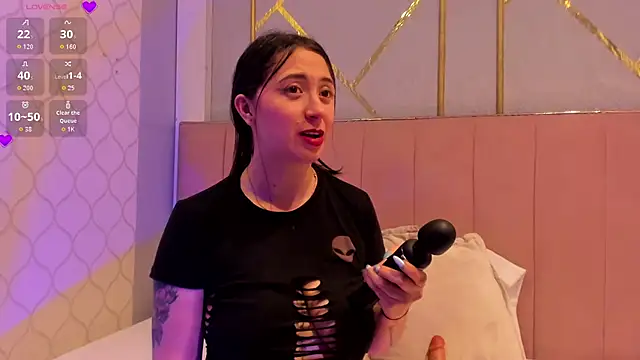 Snapshot of JuliethCruz_ chatting on May 24, 2026, 7:08 pm JuliethCruz online show from May 24, 2026, 7:08 pm