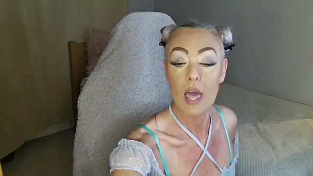TheOGMiaMystique online show from May 27, 2026, 8:50 pm